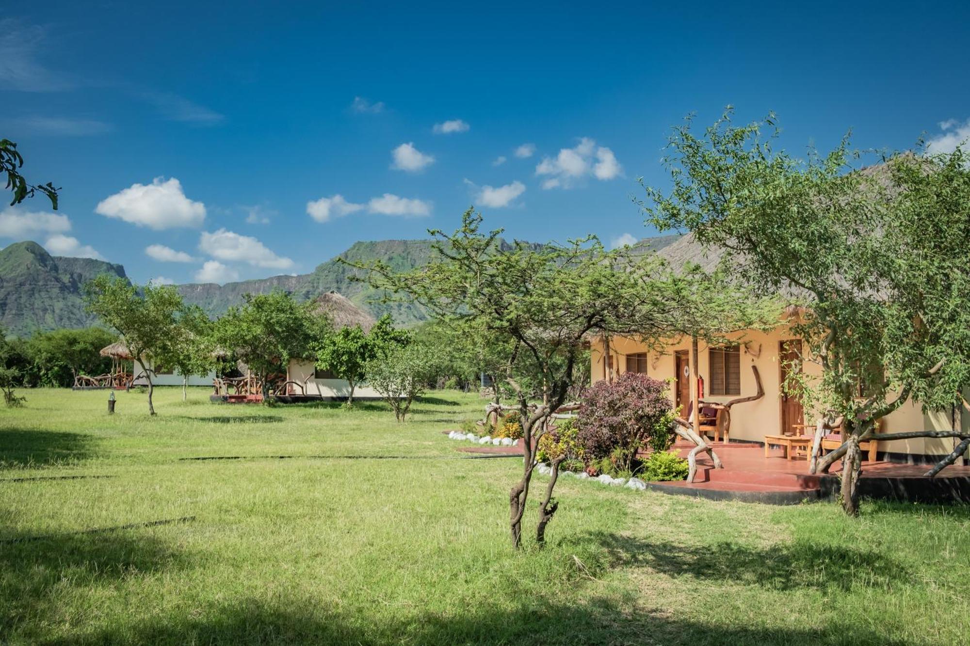 Lake Natron Maasai Giraffe Eco Lodge And Camping Mtowabaga Bagian luar foto