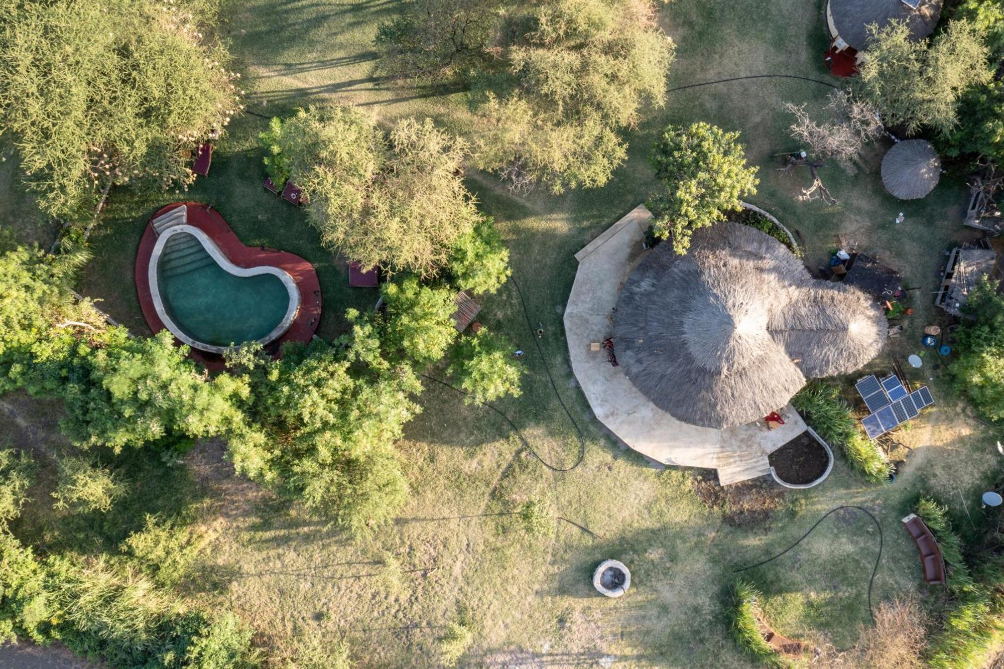 Lake Natron Maasai Giraffe Eco Lodge And Camping Mtowabaga Bagian luar foto