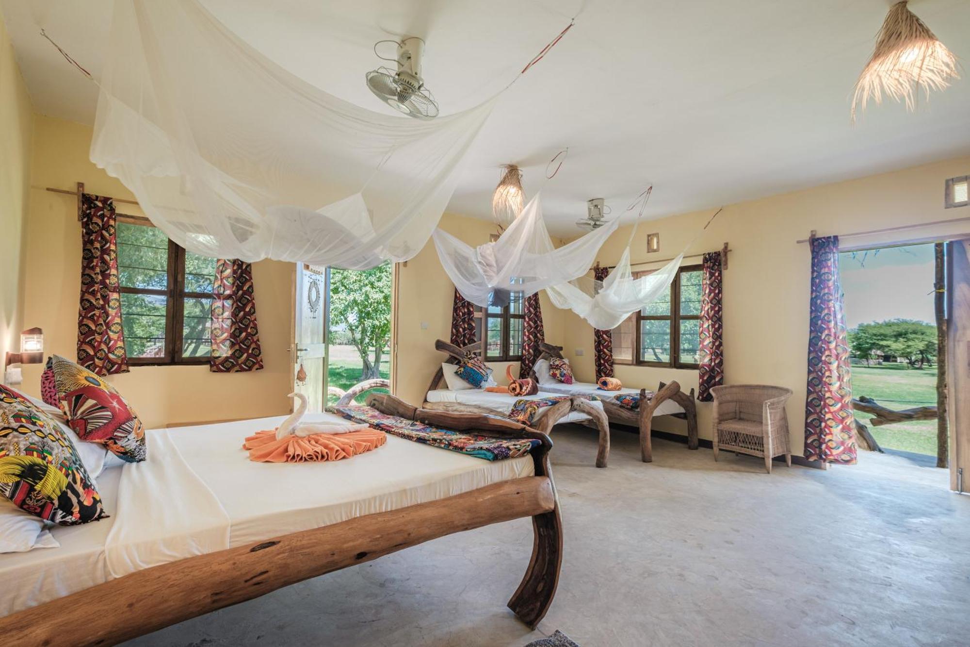Lake Natron Maasai Giraffe Eco Lodge And Camping Mtowabaga Bagian luar foto