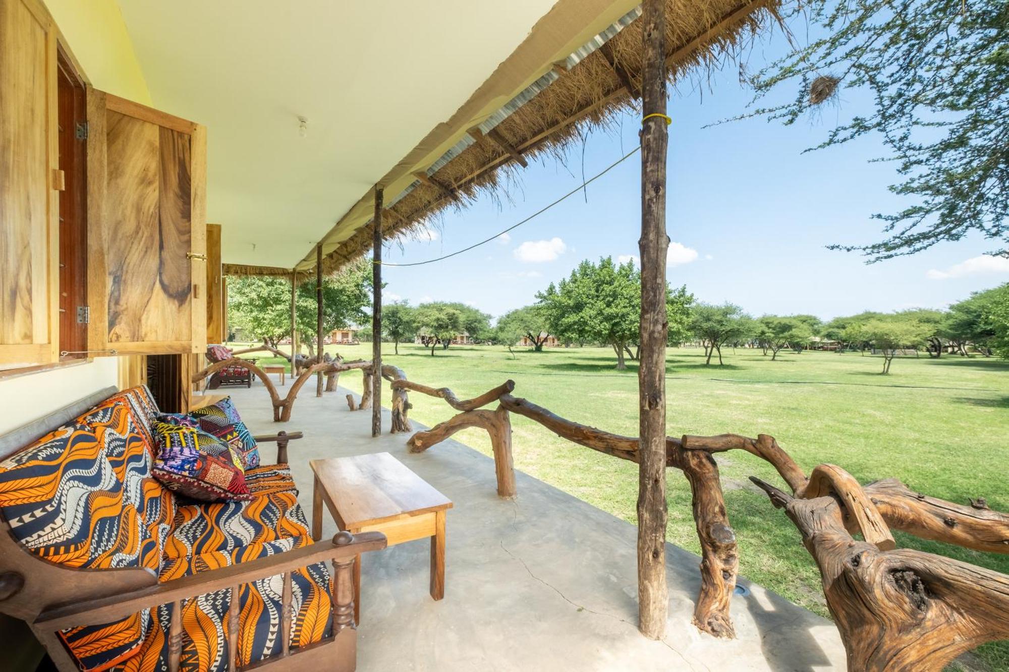 Lake Natron Maasai Giraffe Eco Lodge And Camping Mtowabaga Bagian luar foto