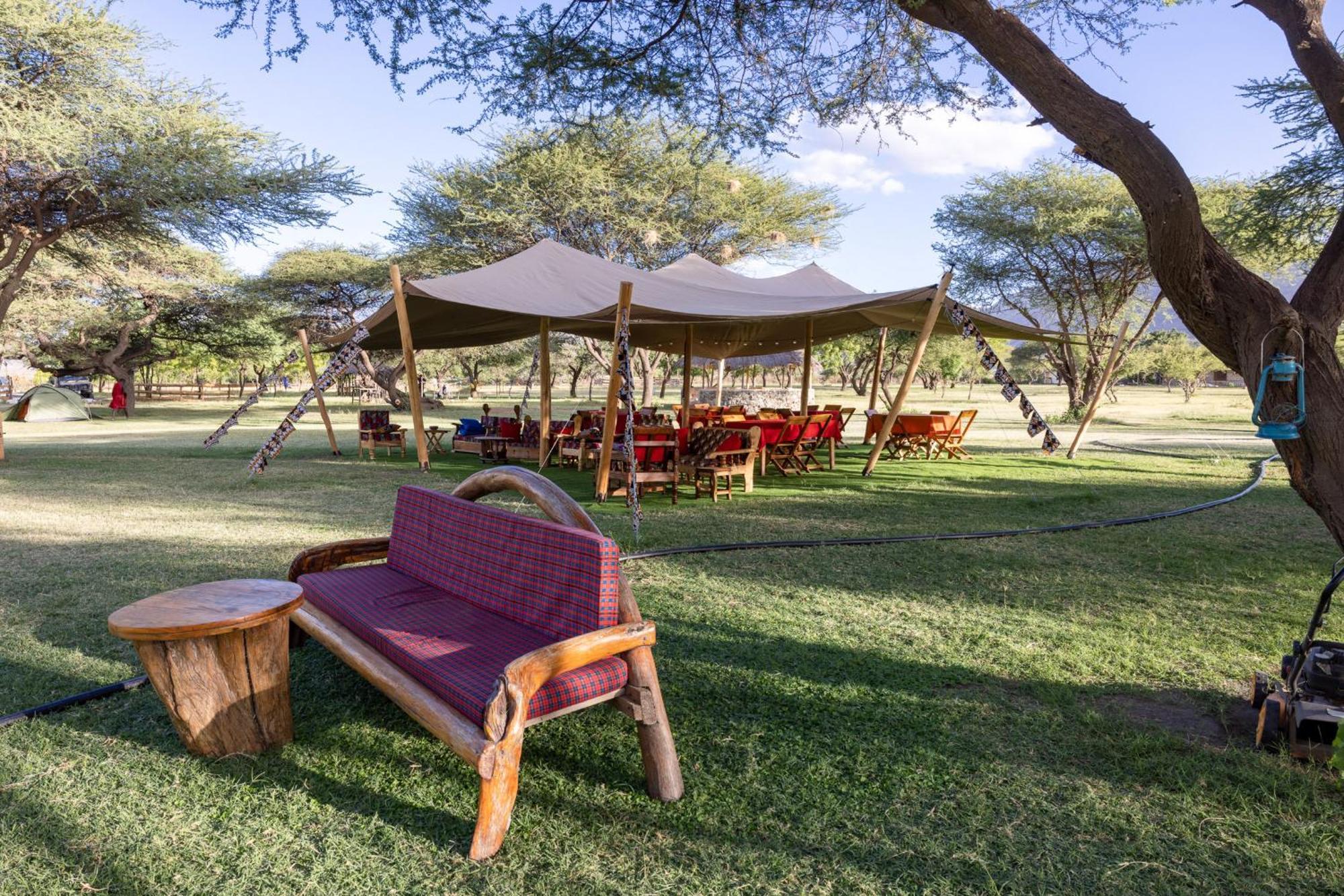 Lake Natron Maasai Giraffe Eco Lodge And Camping Mtowabaga Bagian luar foto