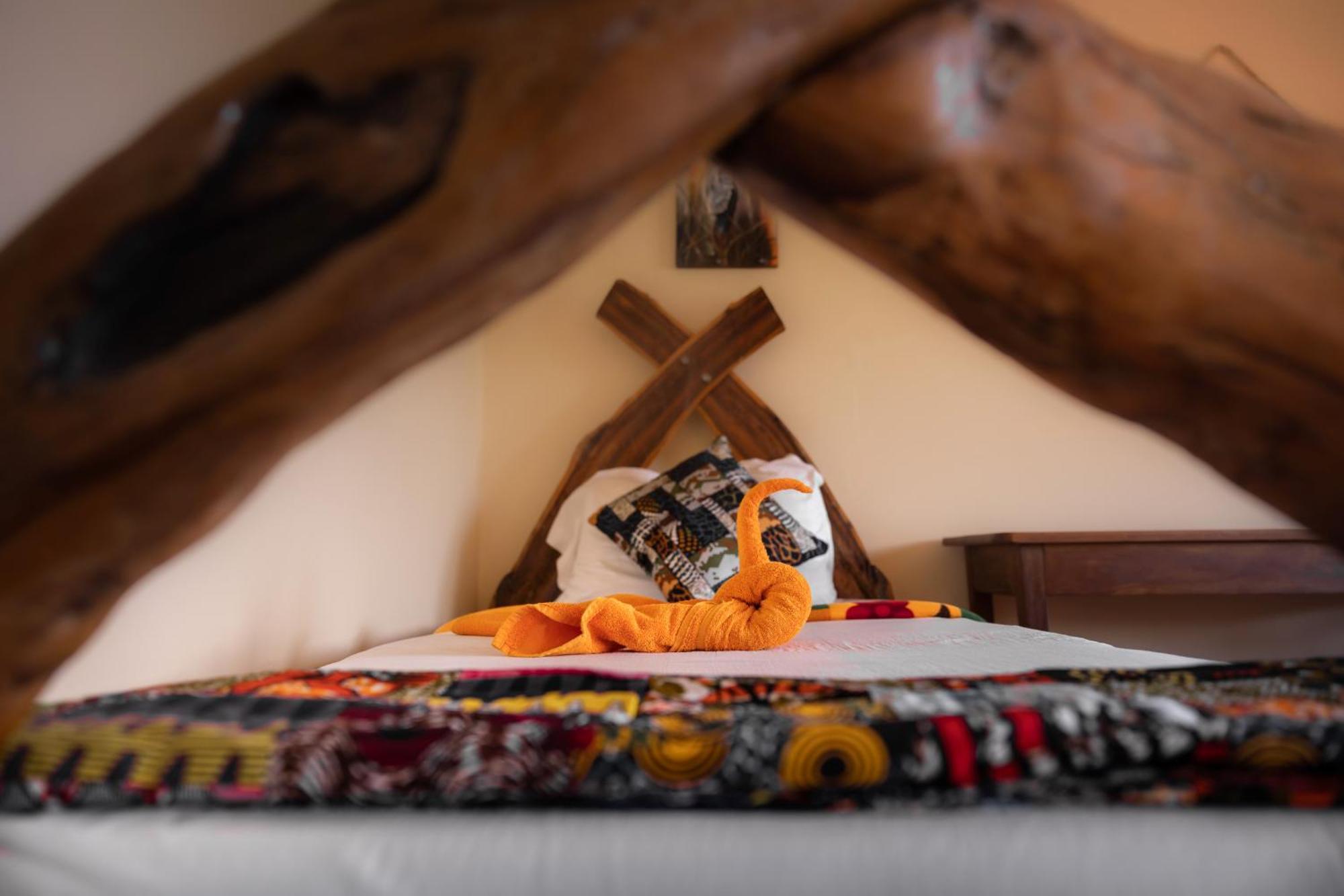 Lake Natron Maasai Giraffe Eco Lodge And Camping Mtowabaga Bagian luar foto