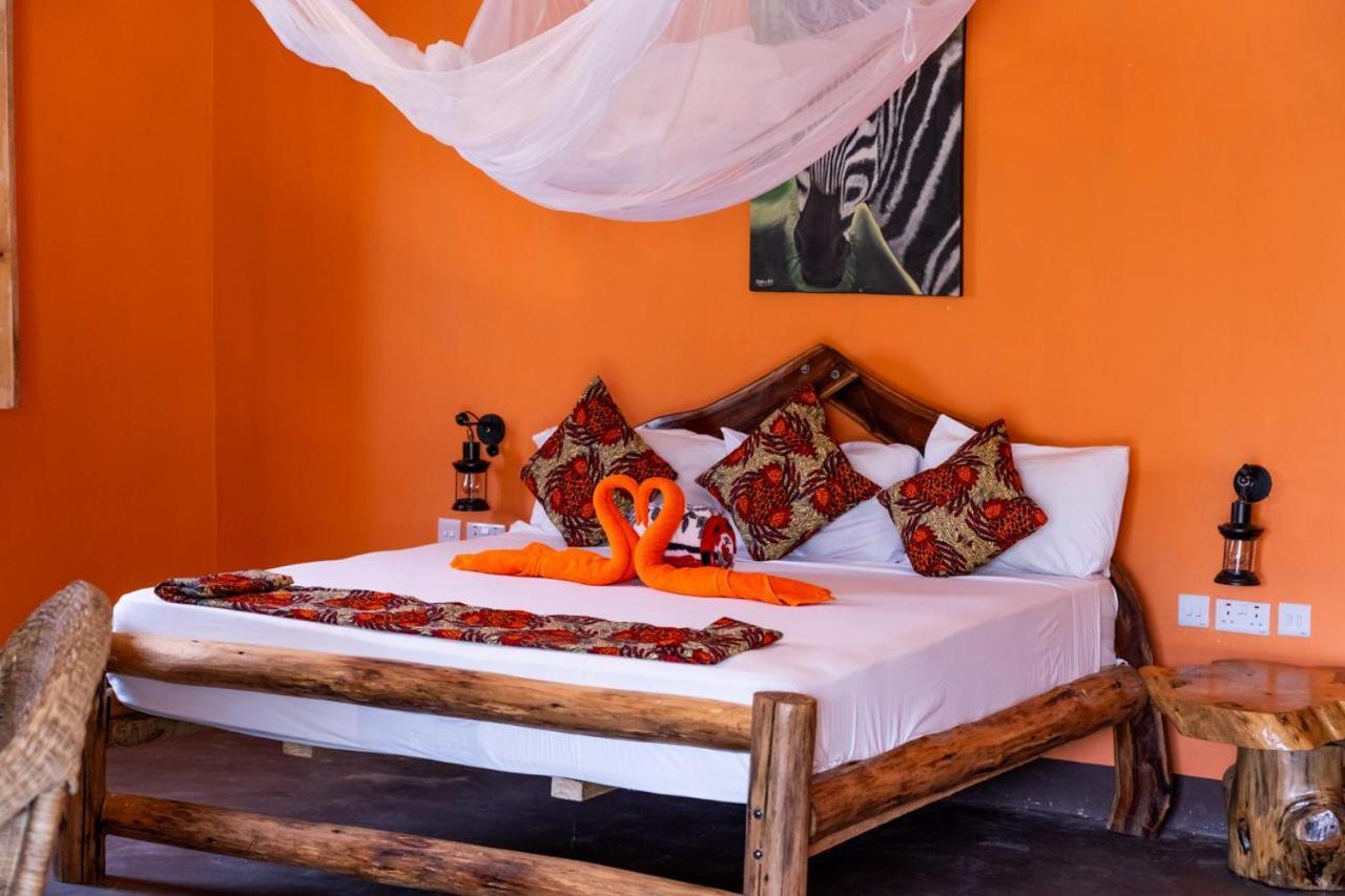 Lake Natron Maasai Giraffe Eco Lodge And Camping Mtowabaga Bagian luar foto